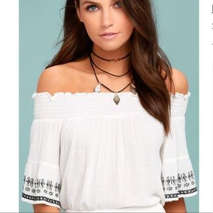 EMBROIDERED OFF-THE-SHOULDER TOP!